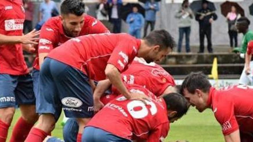 Els jugadors de l&#039;Olot estan a un sol pas de ser campions.