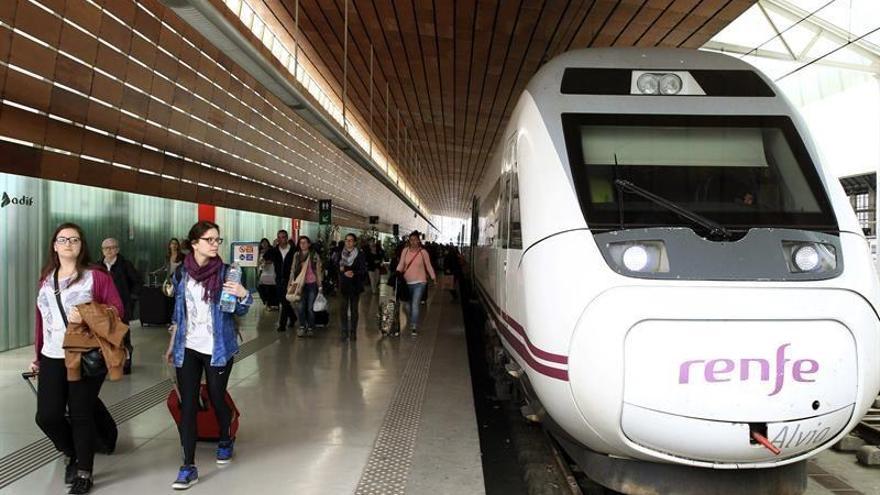 Renfe cancela 105 trenes Ave y Larga Distancia por la huelga del 8 de marzo