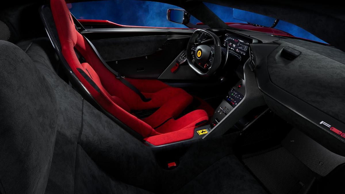 Ferrari_F80_galeria (7).jpg