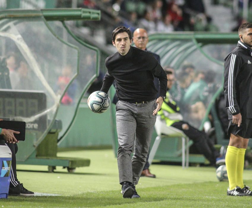 El Elche rompe el maleficio, vuelve a ganar en el Martínez Valero y recupera el olfato realizador en un partido más efectivo que brillante