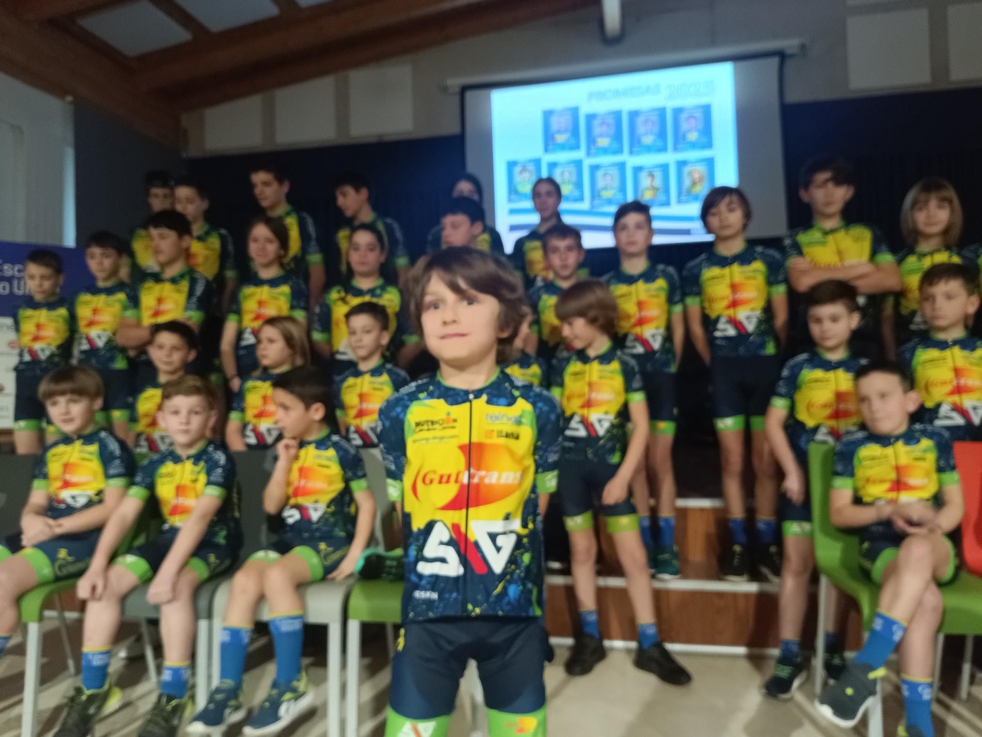 La Escuela de Ciclismo de Viella celebra su Gala Presentación de Temporada