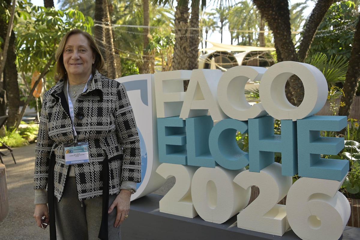 La doctora Pilar Gómez de Liaño durante el congreso FacoElche en el Hotel Huerto del Cura este 2026