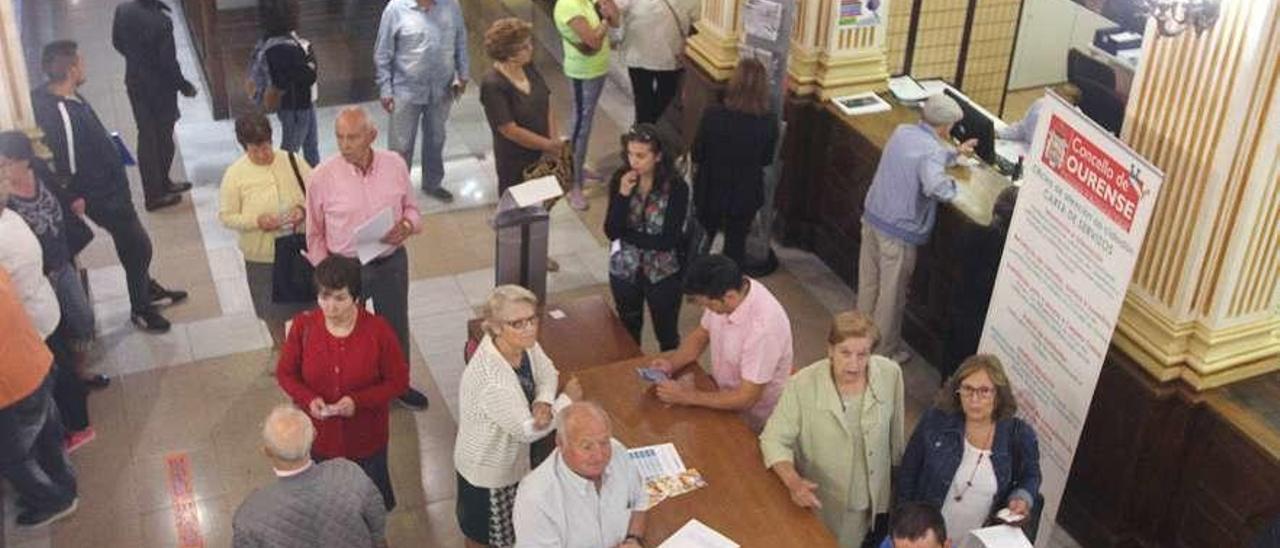 Oficinas de atención al público en el Concello de Ourense. // Iñaki Osorio