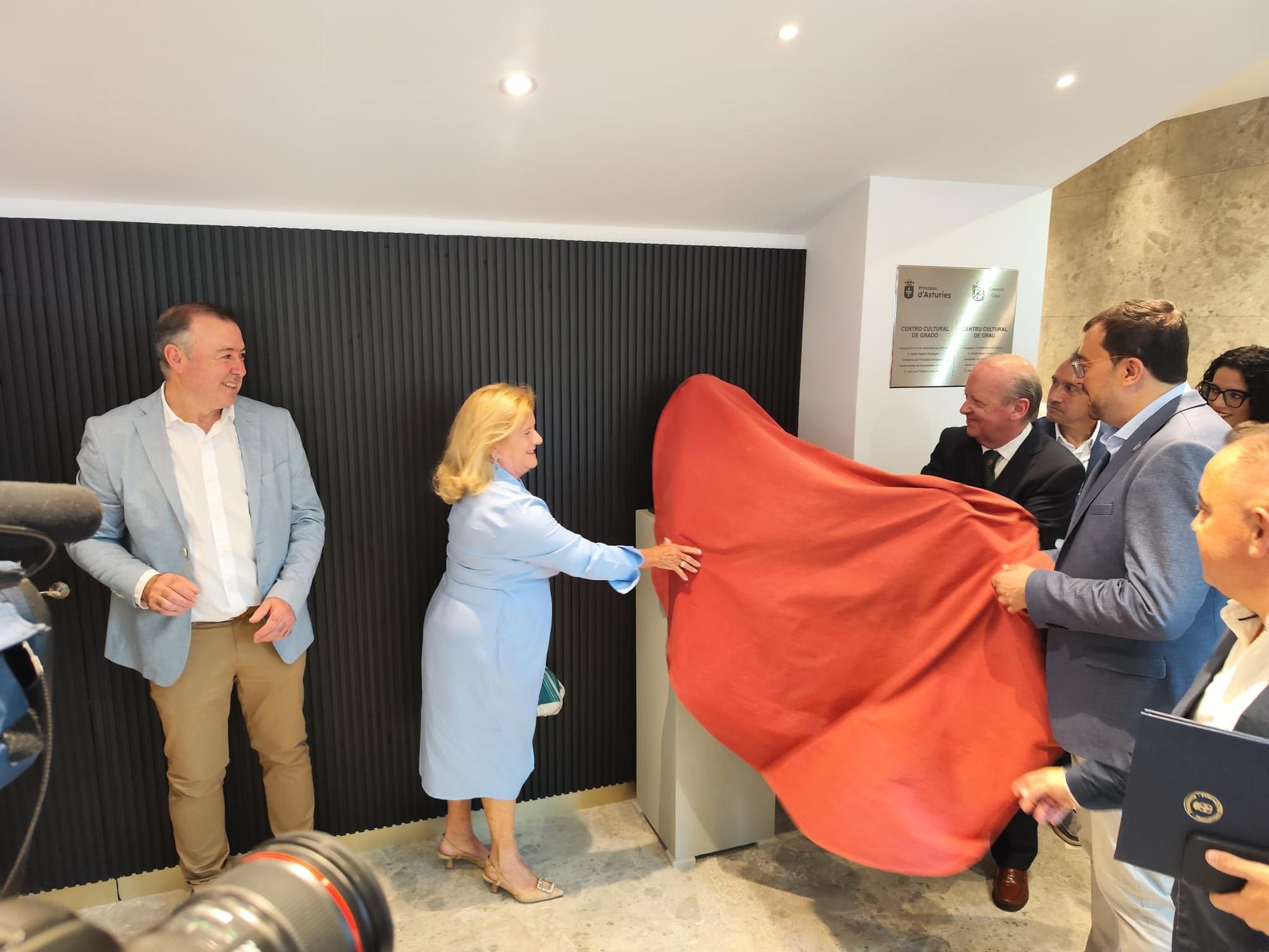 La inauguración del Centro Cultural de Grado, en imágenes