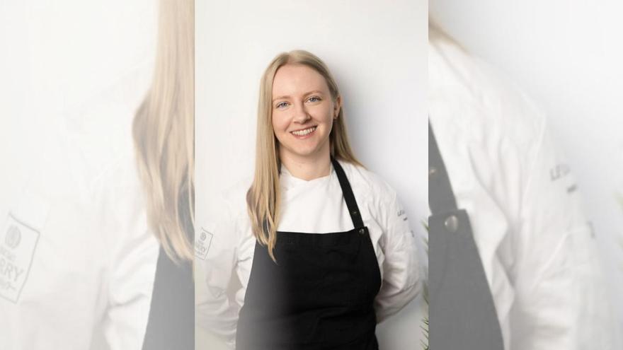 La creatividad e innovación de Carla Ordás sitúa a Cangas en el mapa de la nueva pastelería: la joven está entre los 100 jóvenes talentos de la gastronomía española
