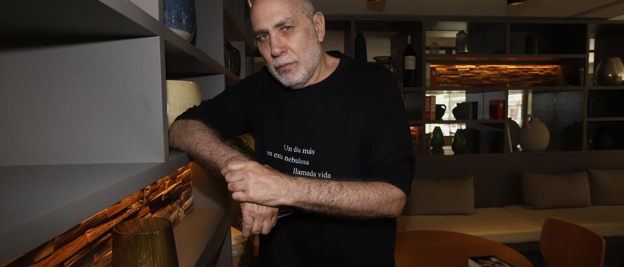 Guillermo Arriaga, en el Hotel Meliá, antes de su presentación en la librería Cálamo de Zaragoza.