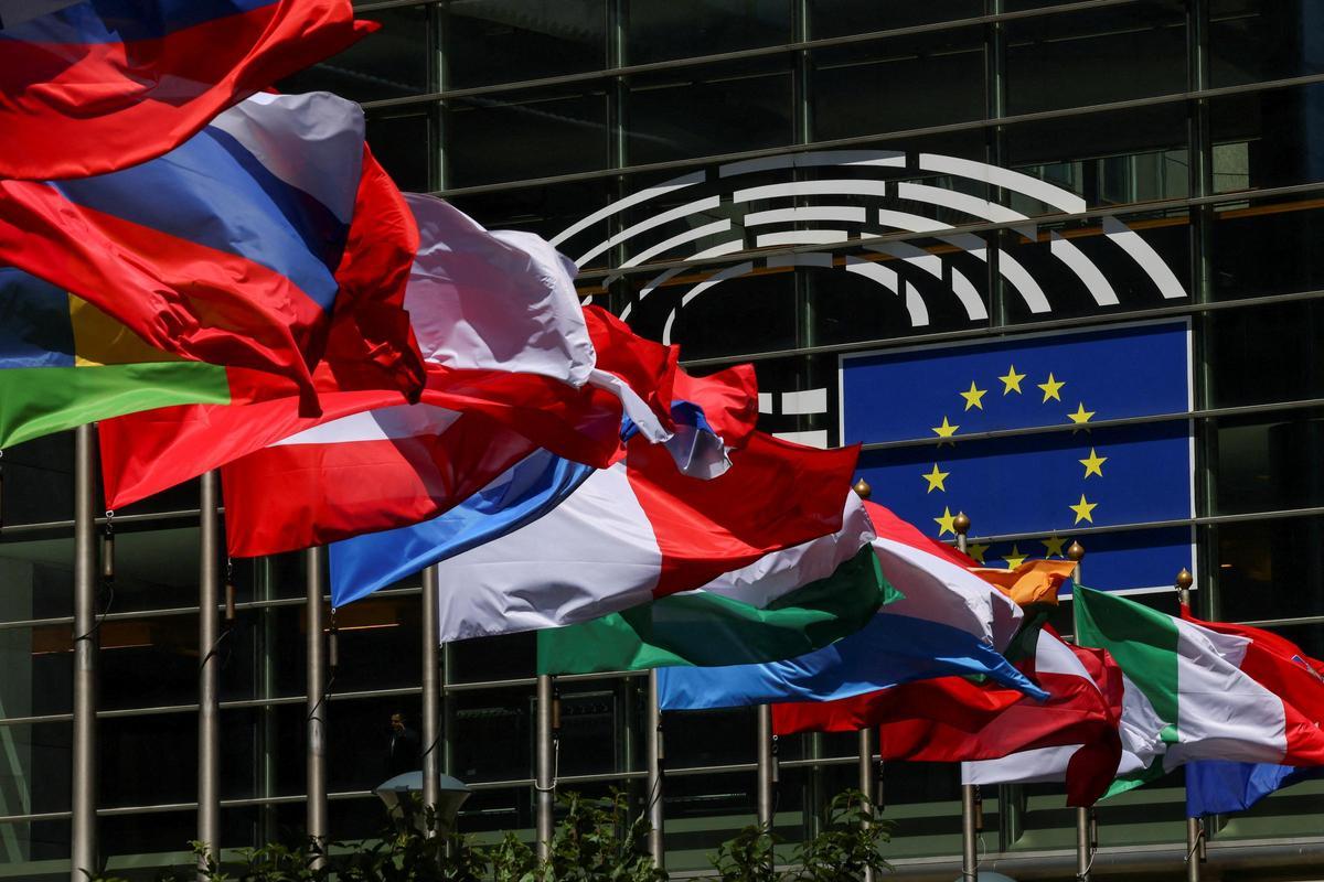 La sede del Parlamento Europeo en Bruselas. La sede del Parlamento Europeo en Bruselas.