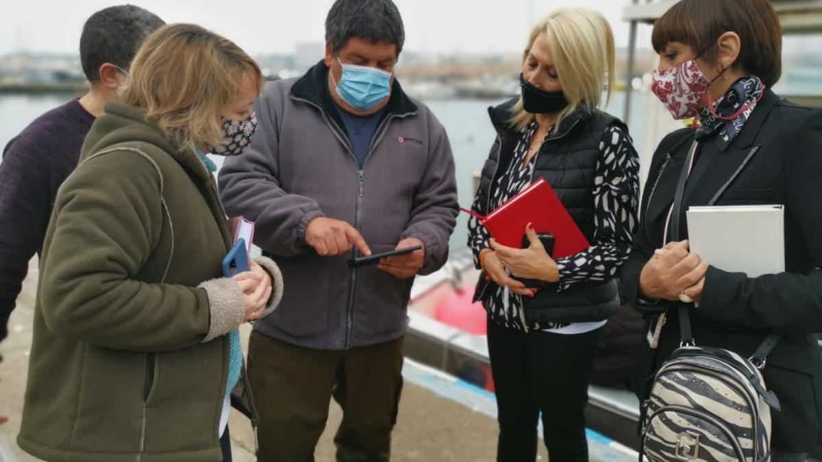 Olmedo mostra suport als pescadors i a la fàbrica d&#039;anxoves de l&#039;Escala