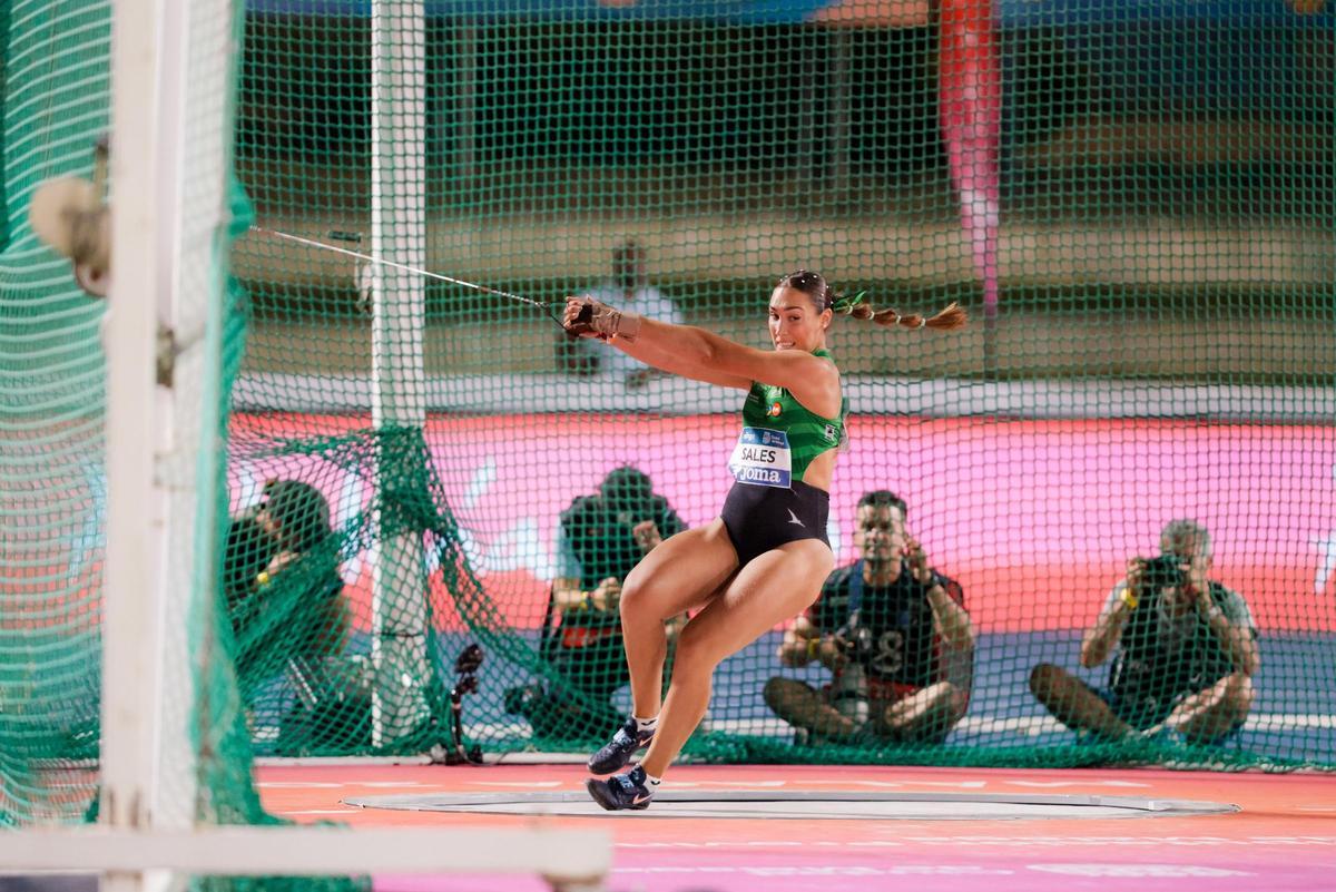 Andrea Sales.