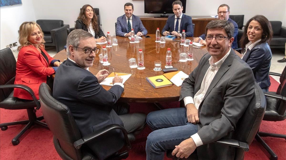 pp-y-cs-se-renen-para-concretar-la-composicin-de-la-mesa-y-la-investidura-en-andaluca