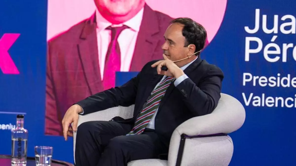 El president Pérez Llorca analiza la actualidad valenciana en un encuentro organizado por el CEU y Prensa Ibérica