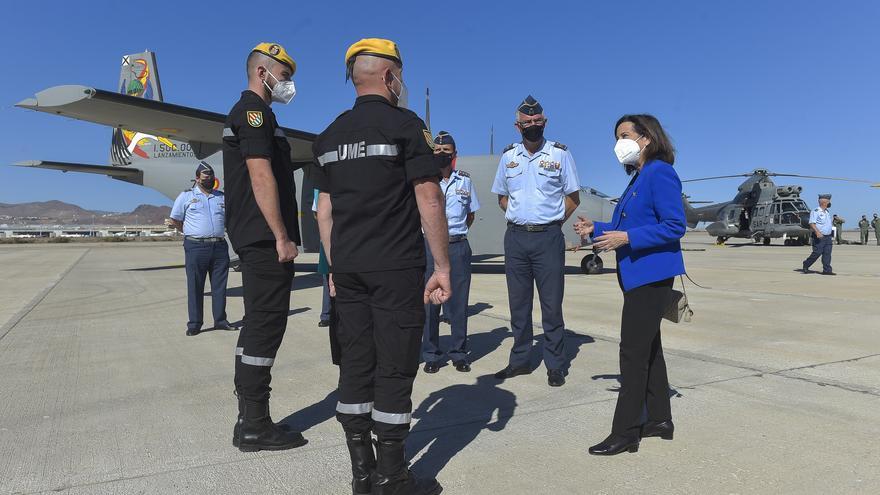 Visita de la ministra Margarita Robles al aeropuerto de Gando