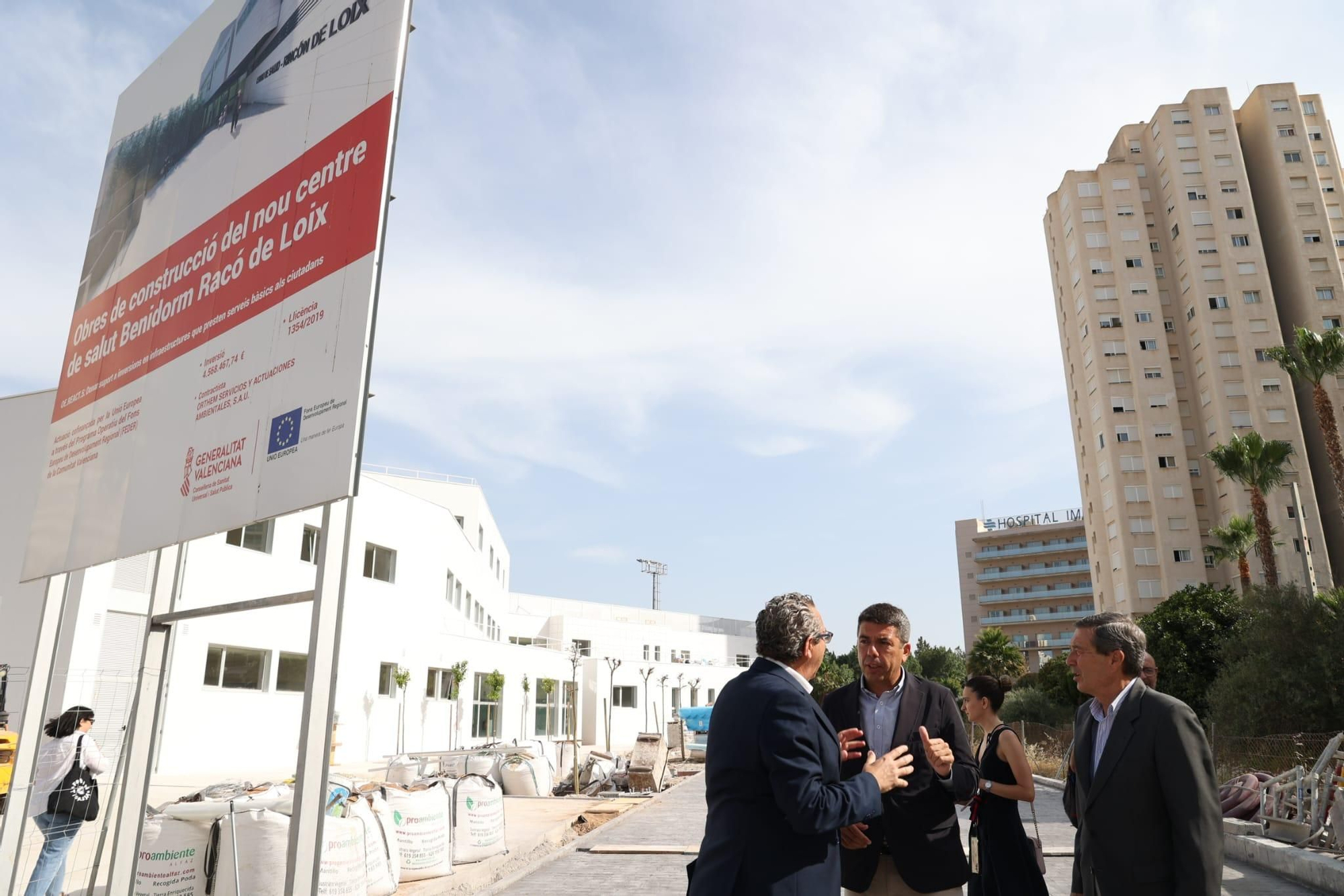 Visita de Mazón al centro de salud Rincón de Loix en Benidorm