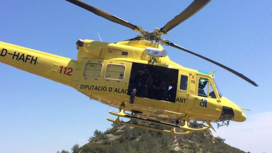 Helicóptero del Grupo de Rescate del Consorcio Provincial de Bomberos que evacuó a la menor.