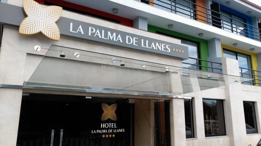 Entrada al hotel La Palma de Llanes