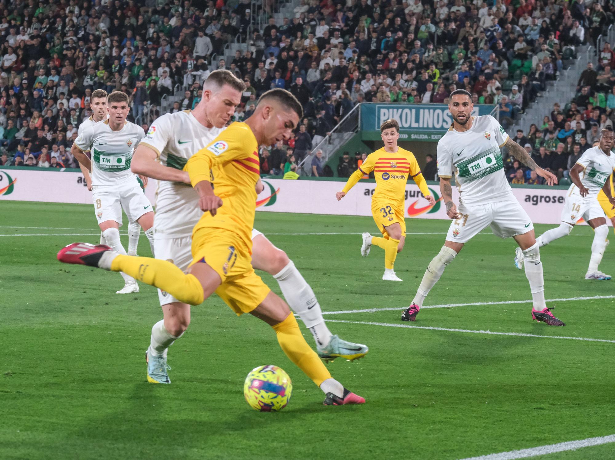 Así se ha vivido el Elche - Barça en el Martínez Valero