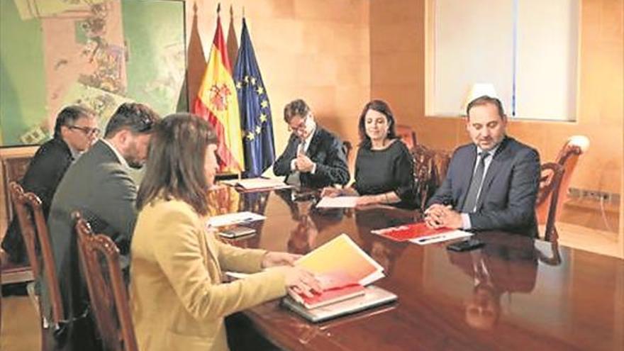 El PSOE y ERC retoman la negociación en vilo