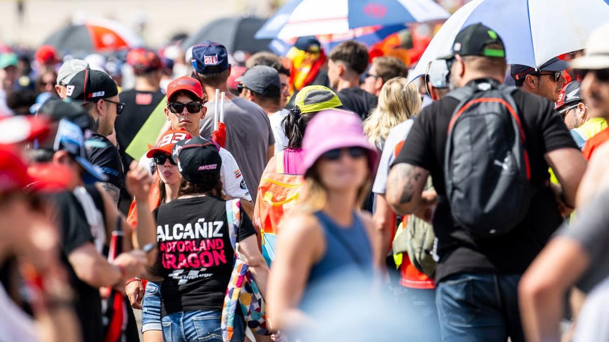 Aficionados en las instalaciones de Motorland durante un Gran Premio de Aragón.