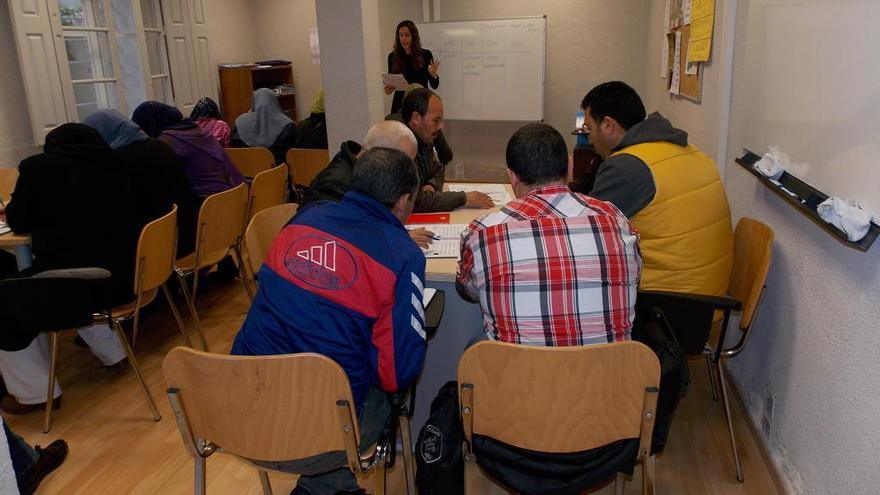 Classe de català per a immigrants de la zona de Berga