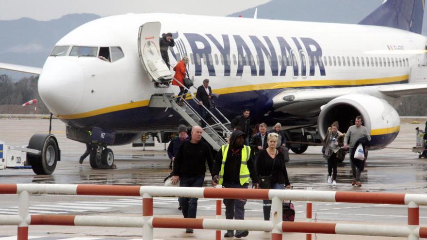 Ryanair anuncia un ERO de reducció de jornada laboral al personal de terra a Girona