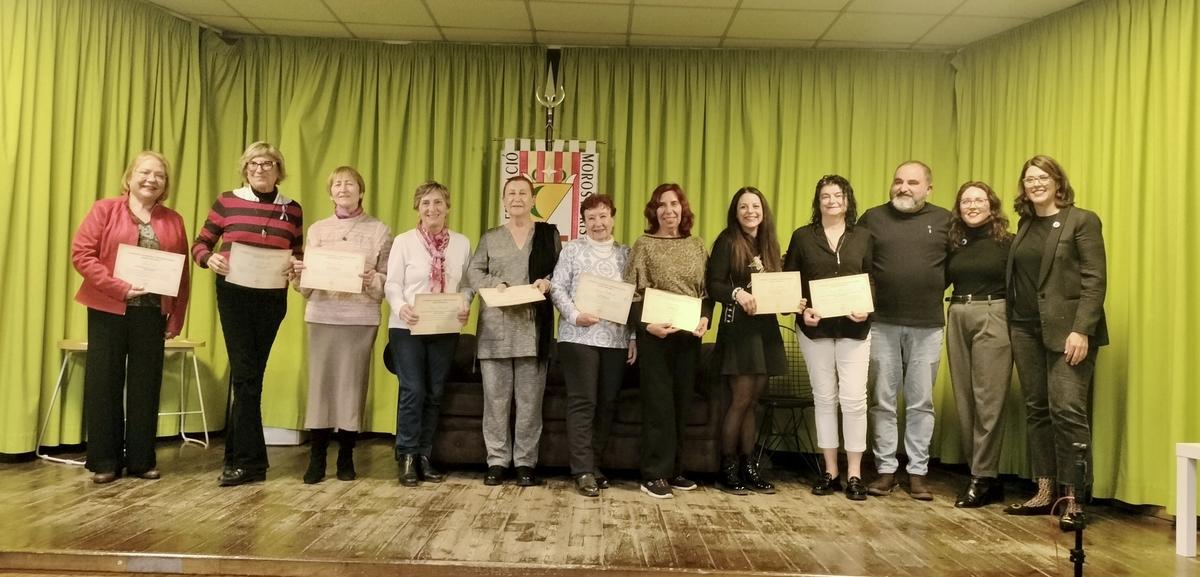 Las pioneras de los Moros y Cristianos de Oliva han sido homenajeadas en el Dia de la Dona