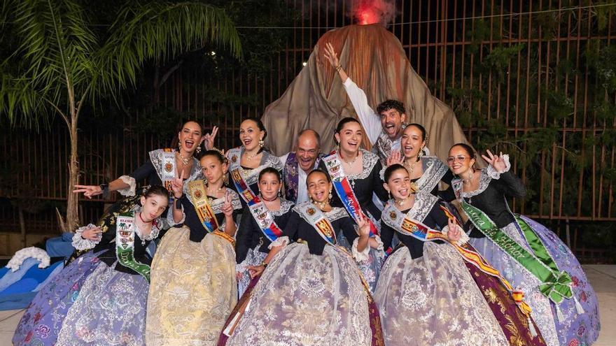 Así fue la imposición de bandas de las reinas y damas de las fiestas de Matola