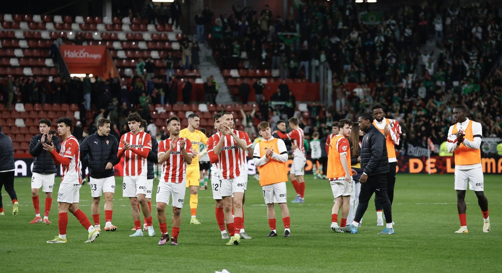 EN IMÁGENES: Ambientazo en el Sporting-Racing de Santander disputado en El Molinón