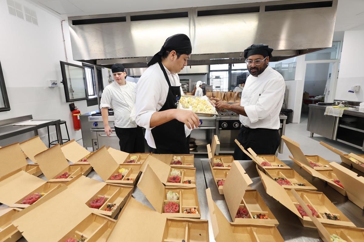 Todas las imágenes del taller de cocina en el IES Macabich de Ibiza
