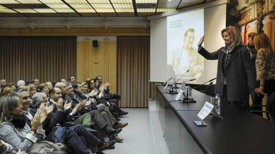 La ministra de Empleo y candidata del PP por Huelva, en su intervención de ayer. // Brais Lorenzo