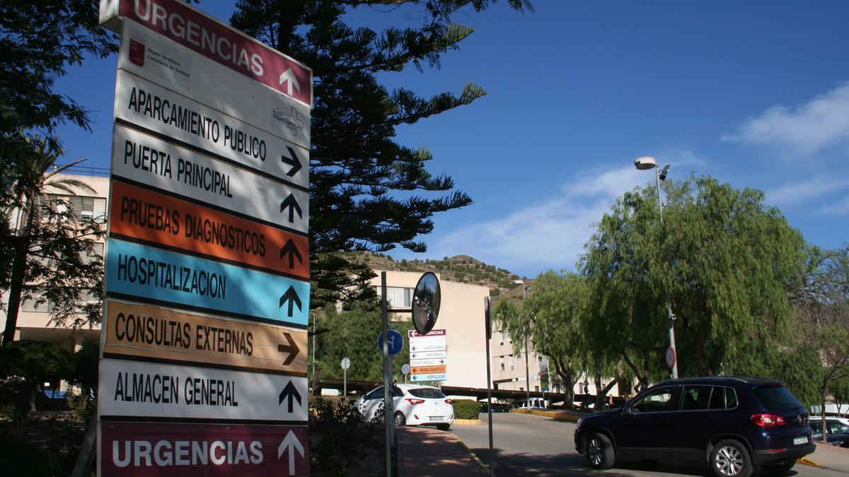 Entrada al complejo del Hospital Rafael Méndez.