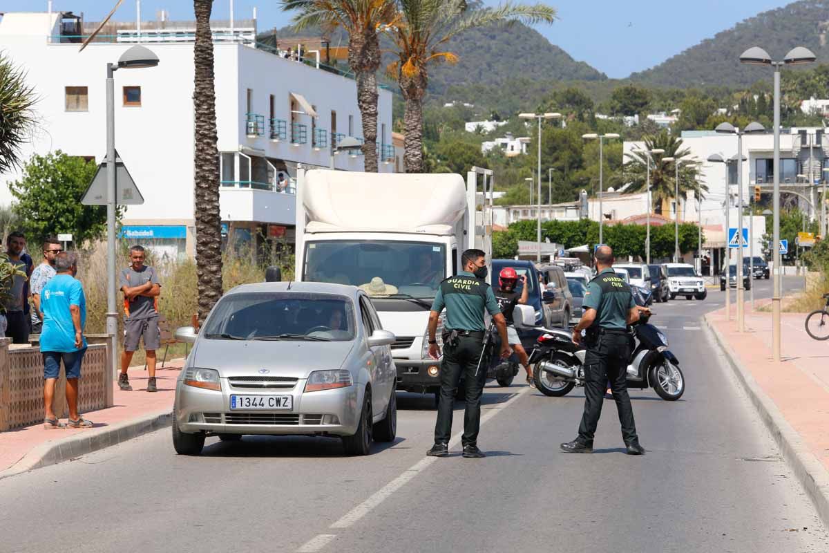 Incendio en una parcela de Ibiza