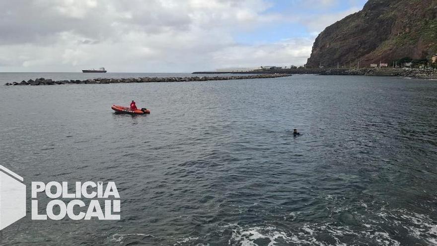 Pillado un menor de edad mientras hacía pesca submarina sin licencia en Santa Cruz de Tenerife