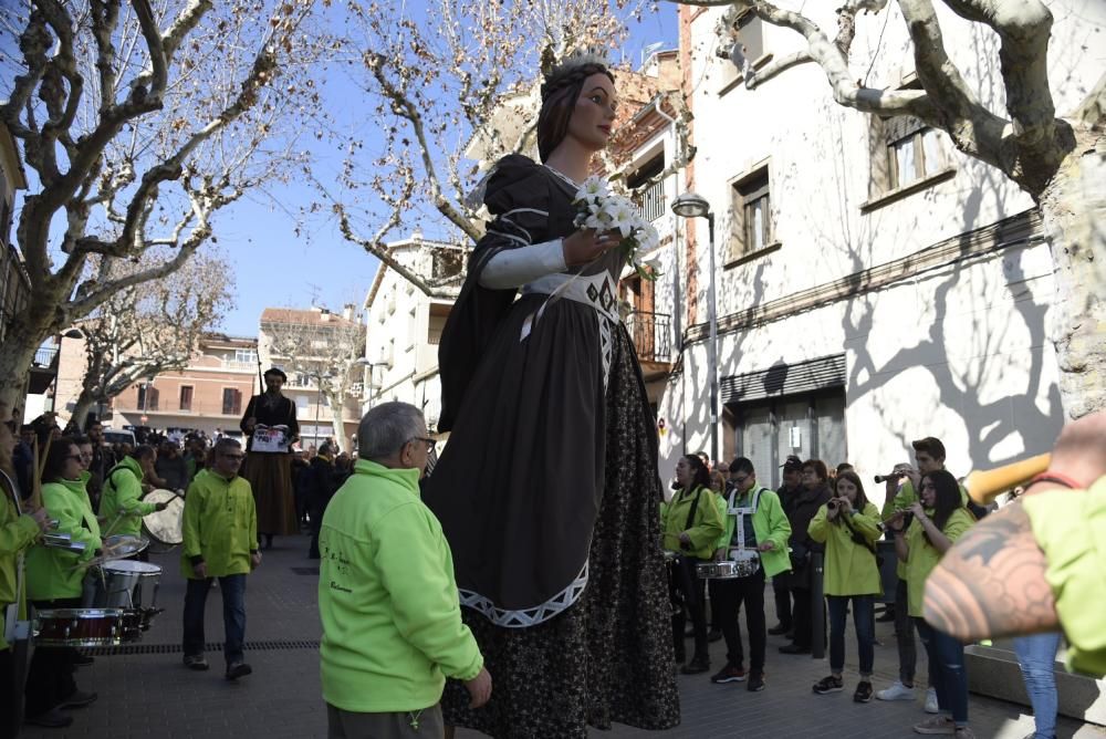 Balsareny rebutja amb cultura popular les accions