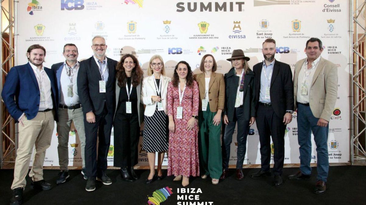 Guillermo Prado, José García Aguarod, Carlos Sánchez, Fátima Barbero, Karina Zaplana, Ana Sánchez, Fina Riera, Matilde Almandoz, Daniel Martínez y José Domingo Martín.