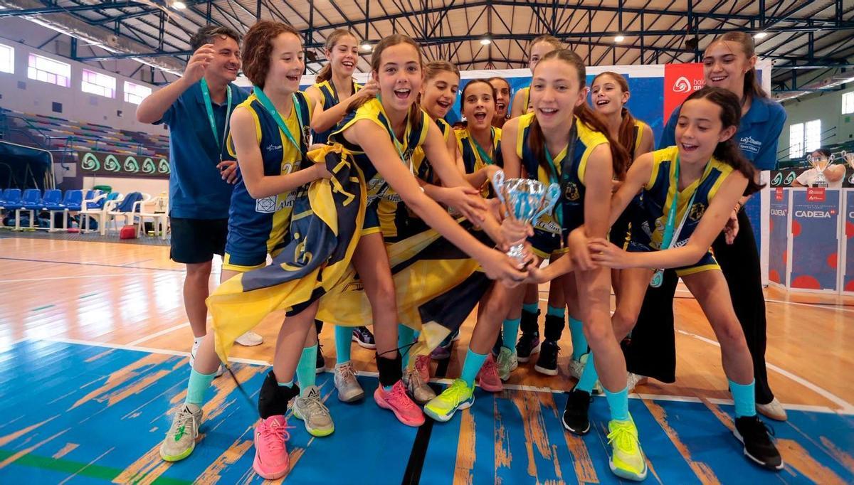 La Salle celebra la conquista del bronce.