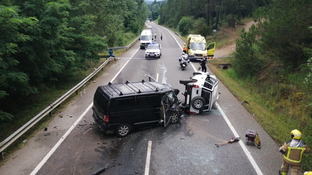 Un mort i un ferit greu en un accident de trànsit que obliga a tallar la C-63 a Anglès