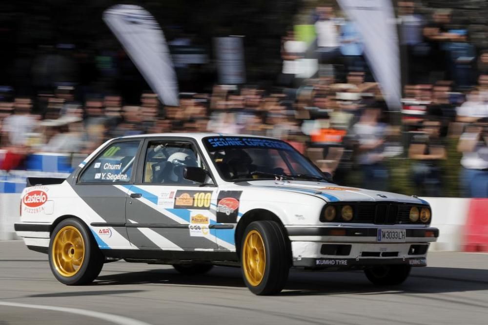 El olor a gasolina se apodera de O Castro con el Rallye Rías Baixas