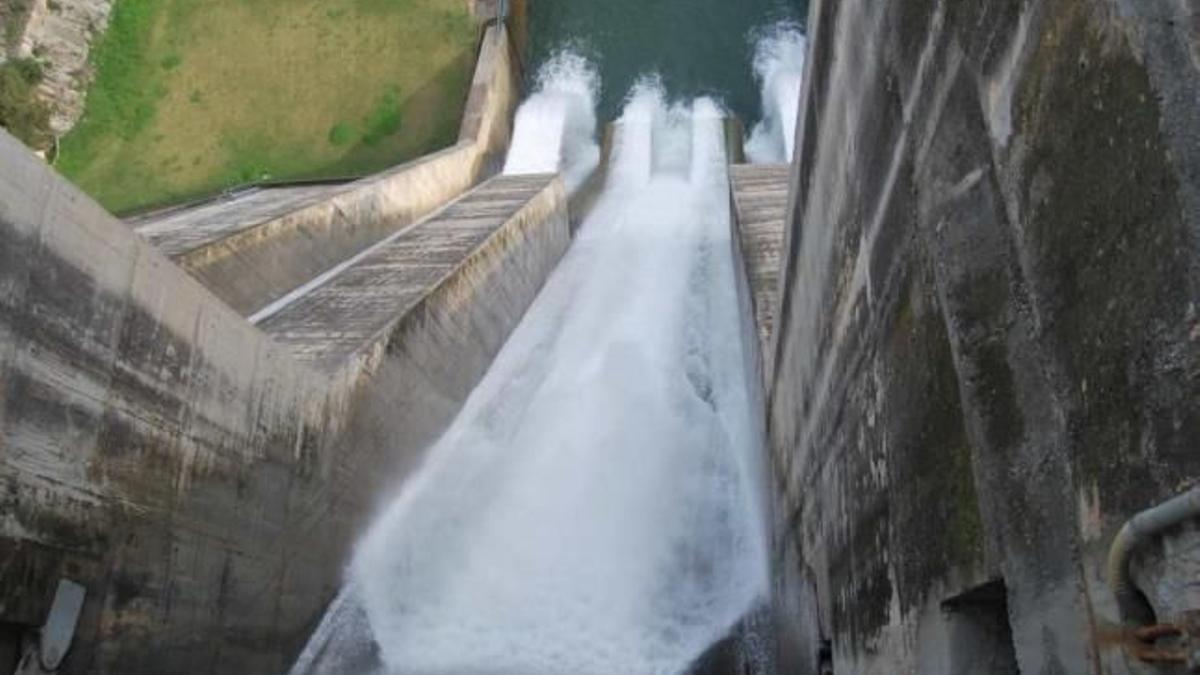 La Concepción desembaldando agua.