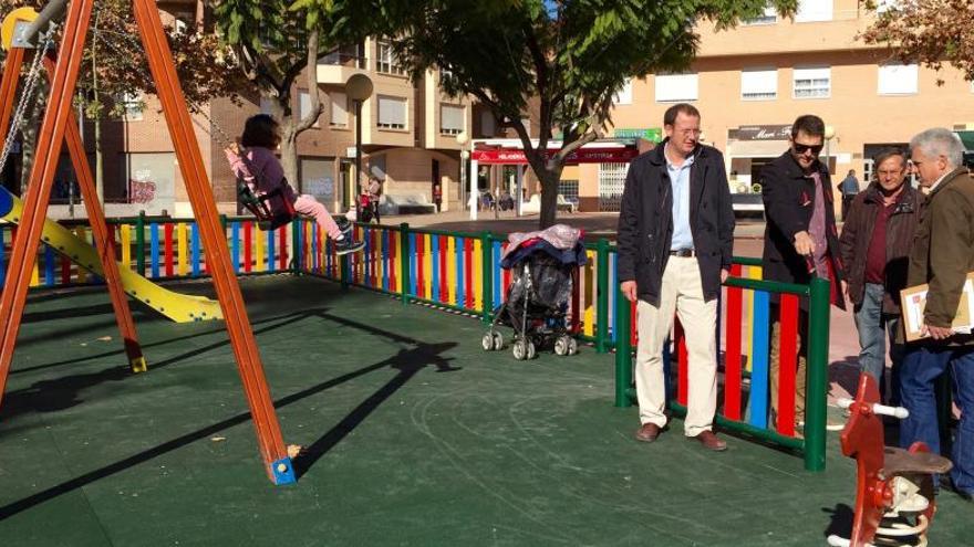 Zonas infantiles renovadas en cuatro jardines del Infante