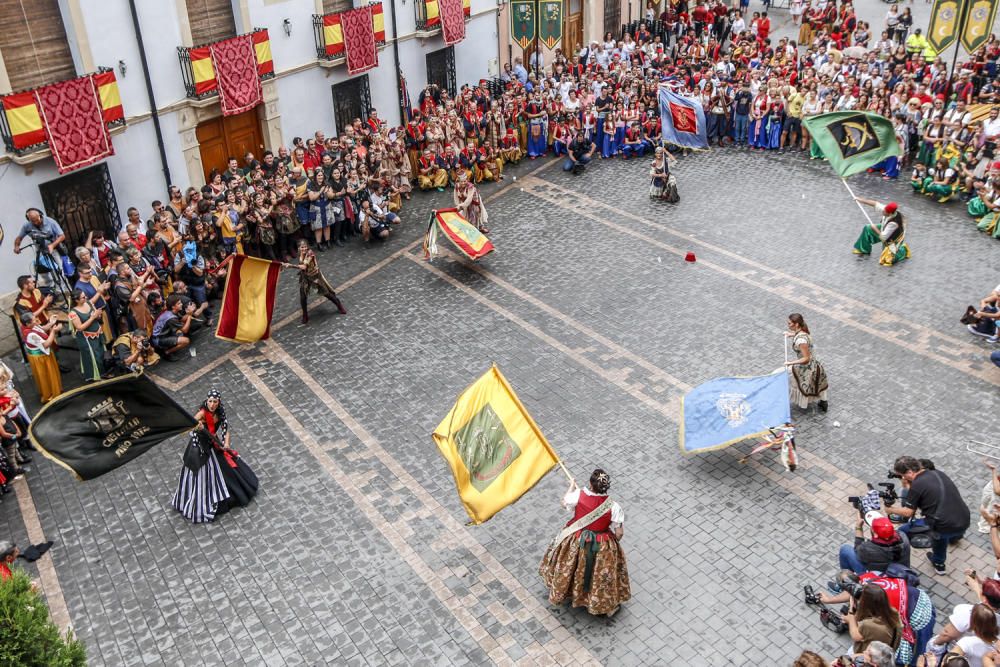 Alardo y «Ballada de Banderes» en Castalla.