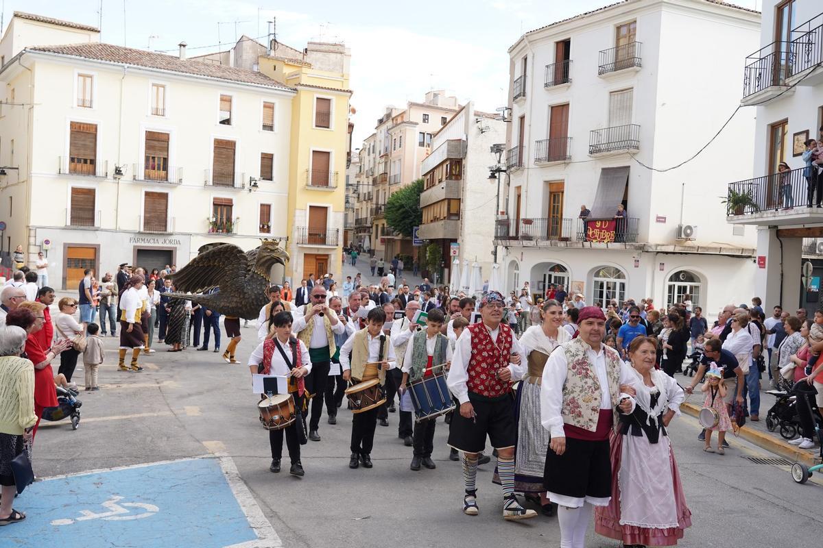 Procesión cívica en Ontinyent por el 9 d'Octubre.