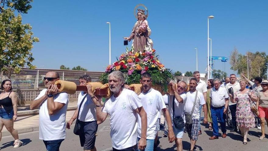 Cullera rinde homenaje a la Virgen del Carmen con una emotiva procesión marinera