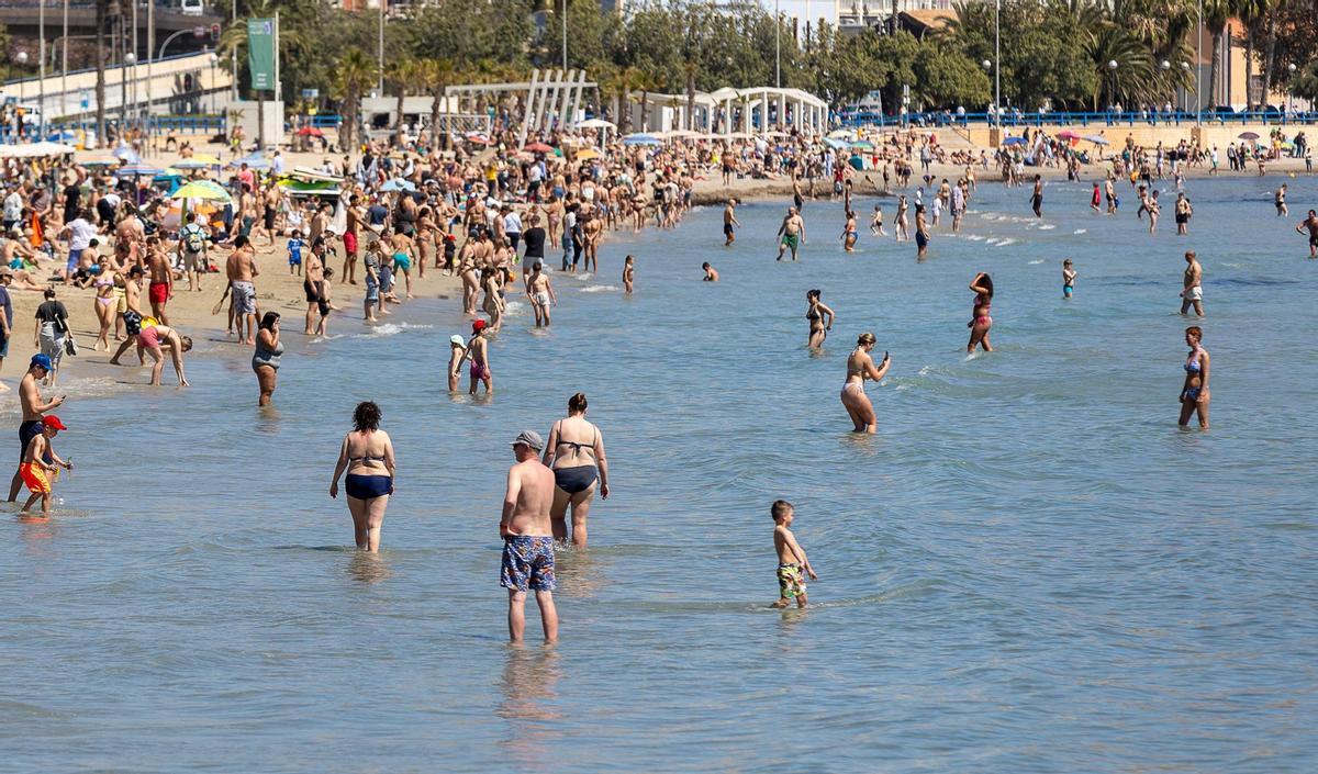 Playas llenas en el Domingo de Pascua