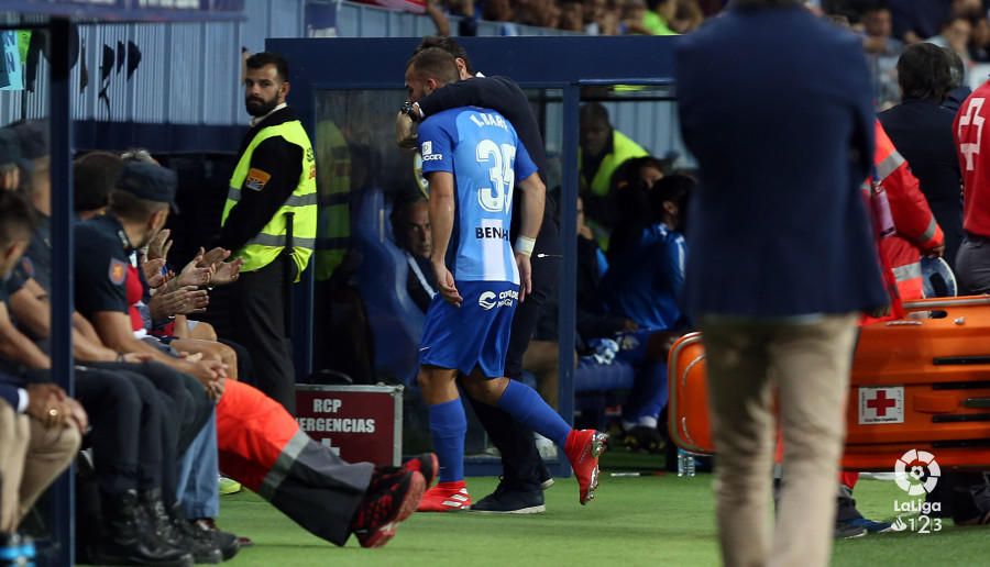 El conjunto de Víctor Sánchez del Amo golea al Real Oviedo con tantos de Adrián González, un golazo de Ontiveros y otro de Cifu pese a jugar con un hombres menos por la expulsión de Keidi Bare en la primera mitad.