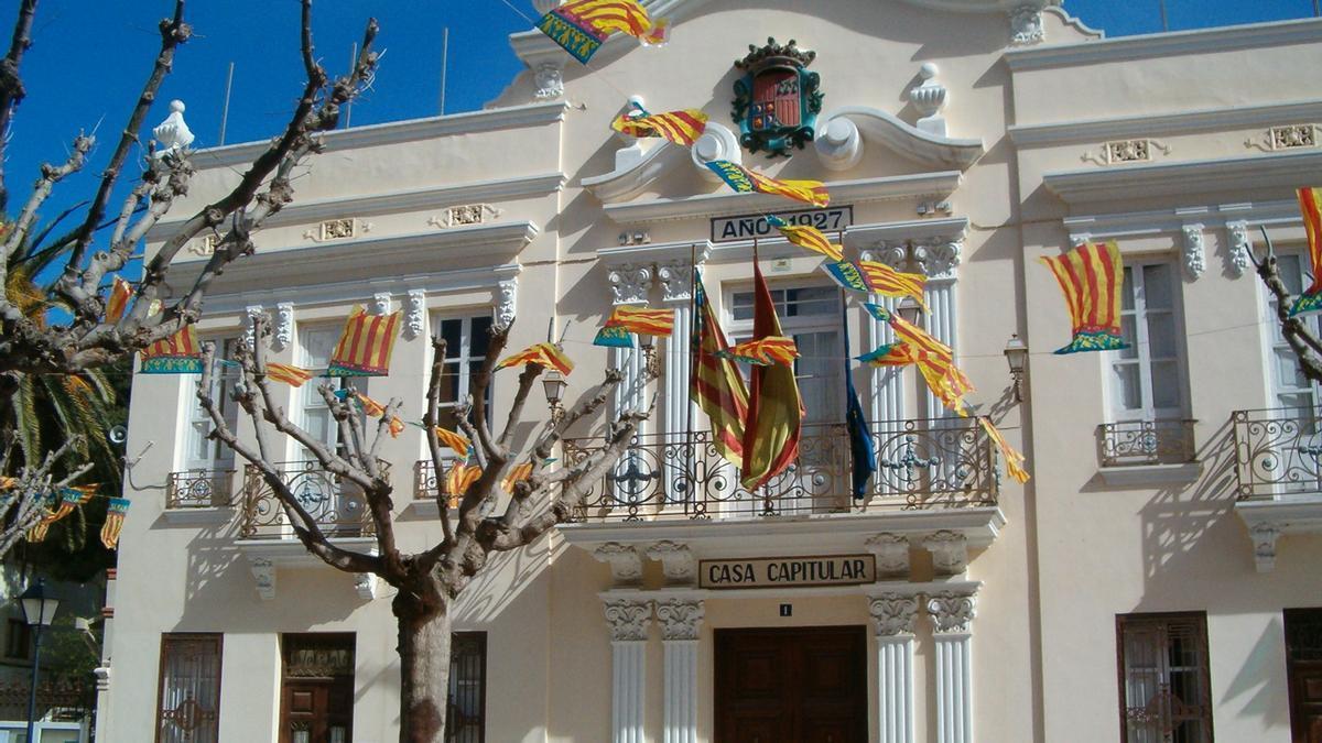 Fachada del Ayuntamiento de Tavernes Blanques