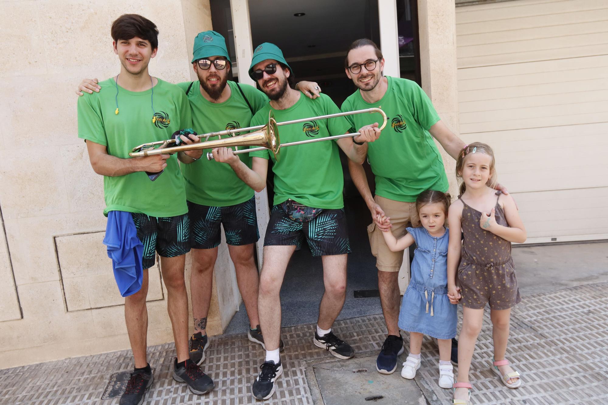 Búscate en la galería de collas de las fiestas de Sant Pere del Grau