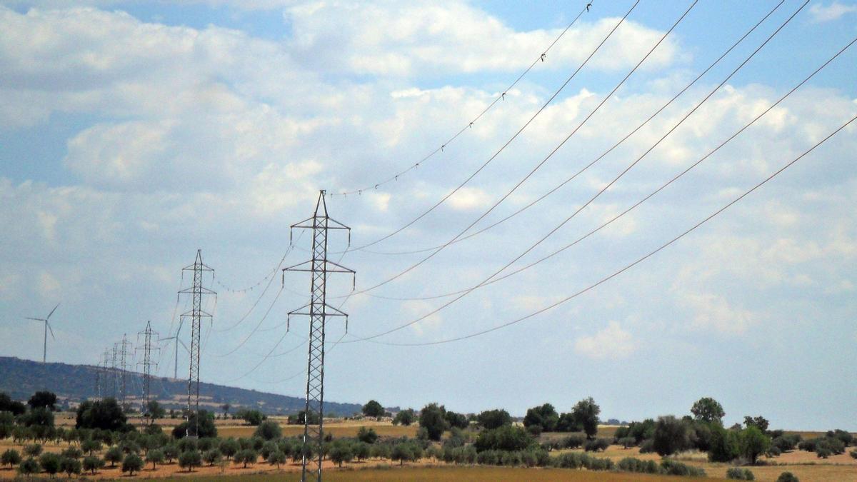 Una línea eléctrica de alta tensión.