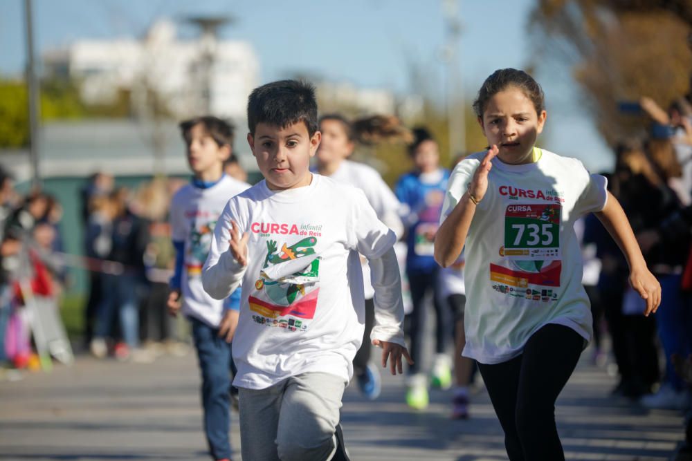 Mil niños y niñas participan en la carrera infantil de Reyes en Palma