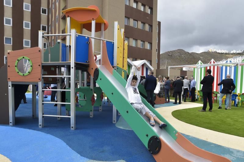 Inauguración de la "terraza solidaria" en el Mater