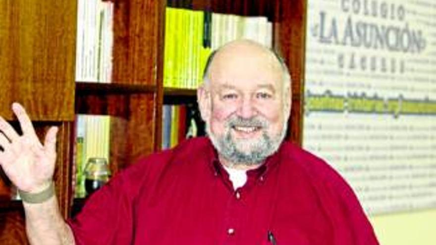 Robert Swartz : &quot;Hay que enseñar a pensar lo que dicen los libros, estoy seguro de que habría menos fracaso escolar&quot;